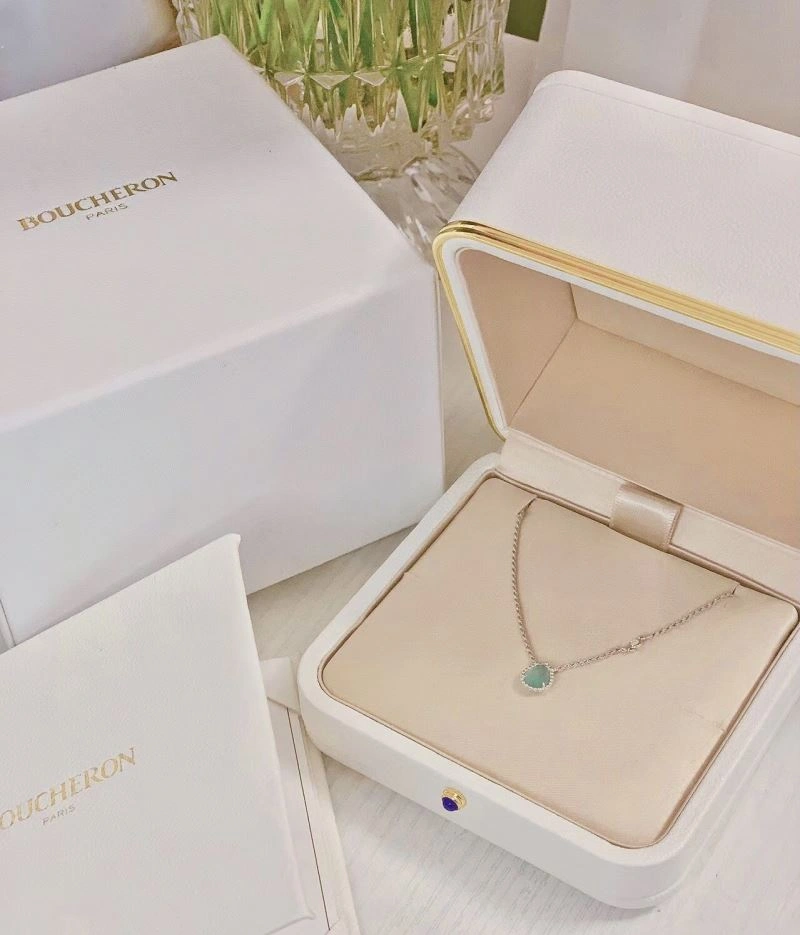 Boucheron Necklaces Vibrant 214341