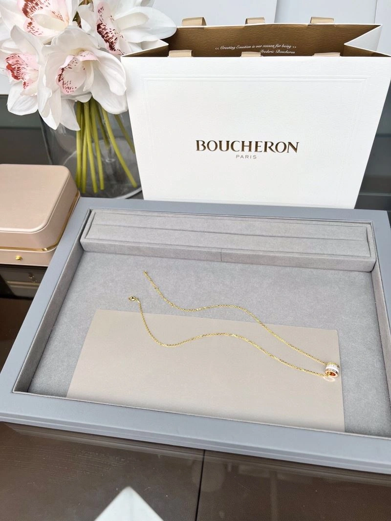 Comfortable Boucheron Necklaces 212395