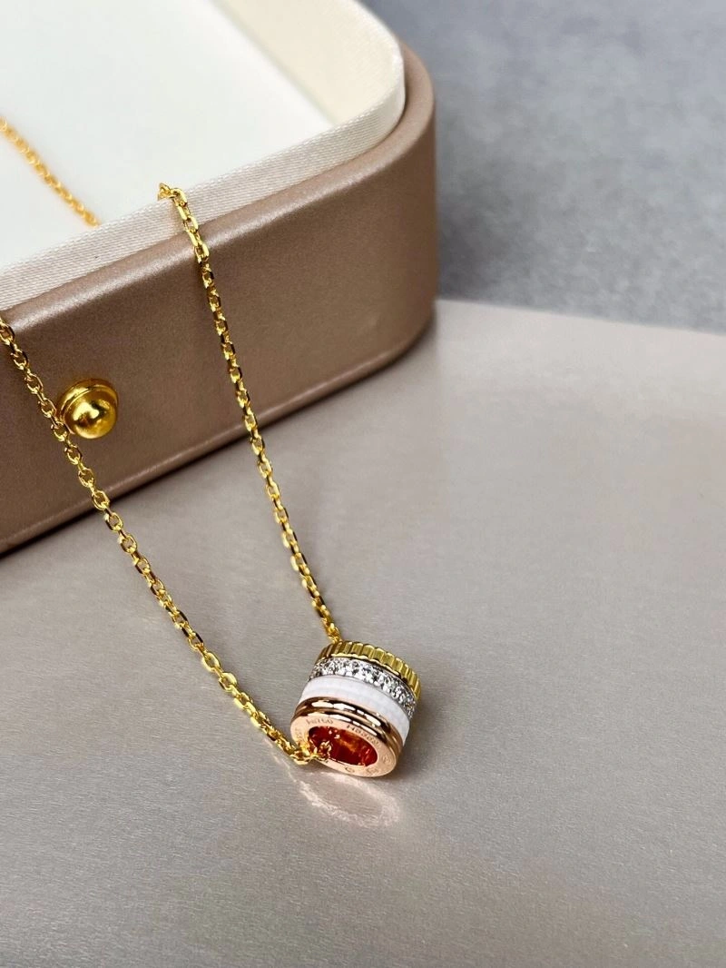 Comfortable Boucheron Necklaces 212395
