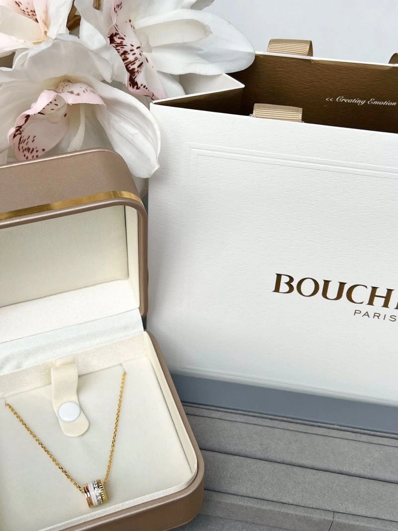 Comfortable Boucheron Necklaces 212395
