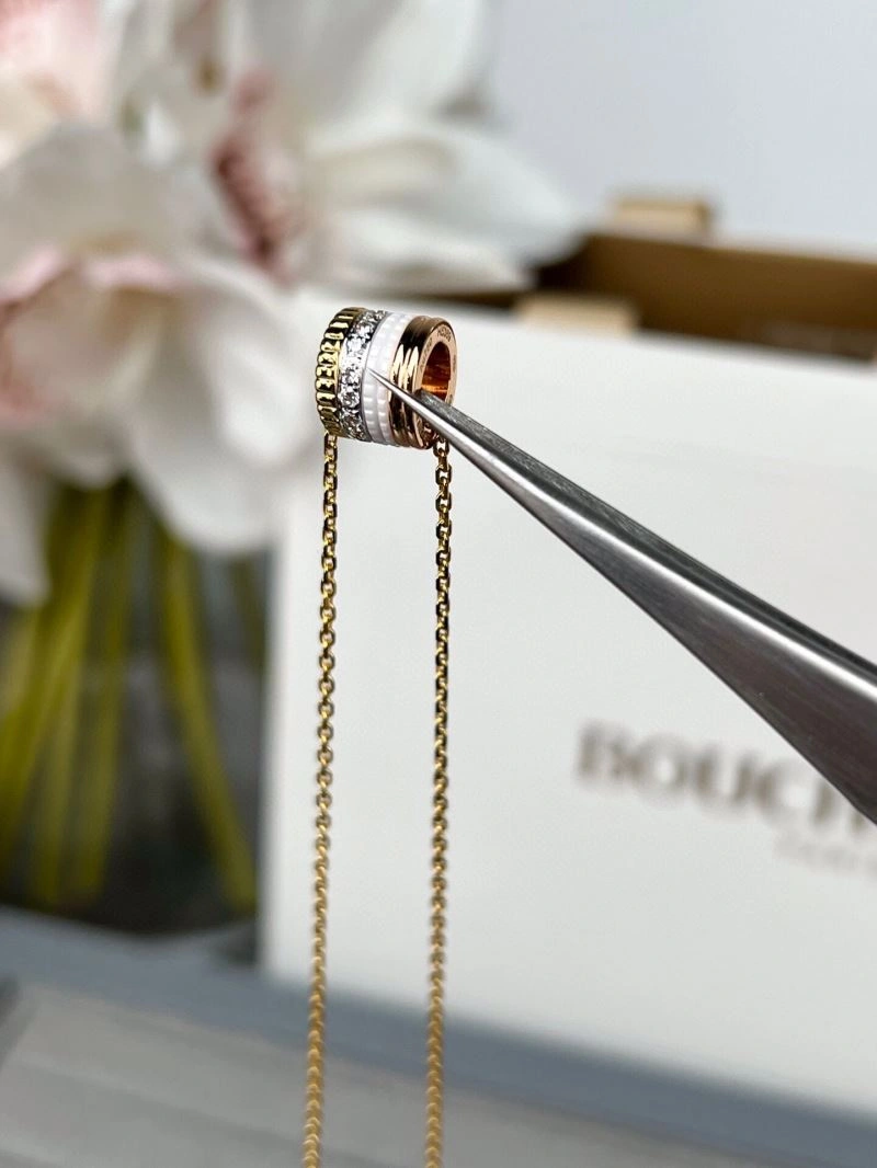 Comfortable Boucheron Necklaces 212395