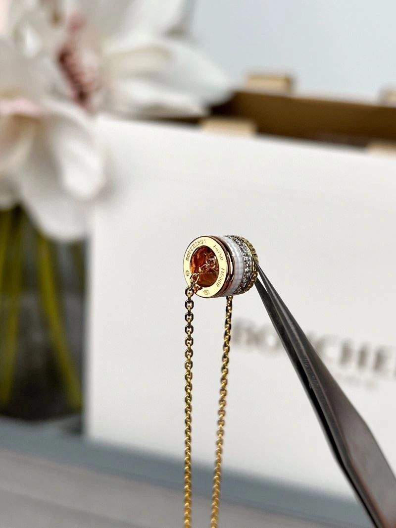 Comfortable Boucheron Necklaces 212395