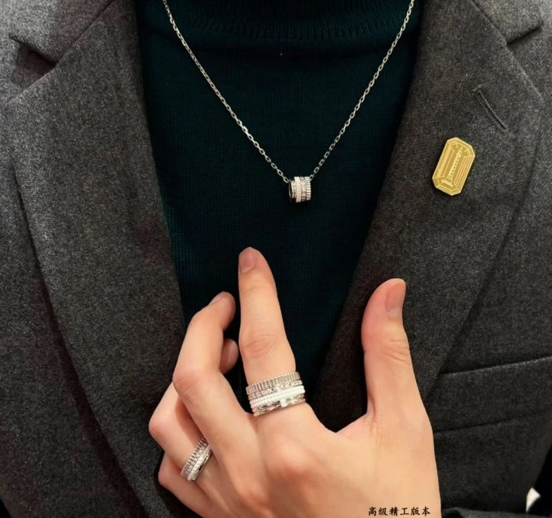 Classic Boucheron Necklaces 212390