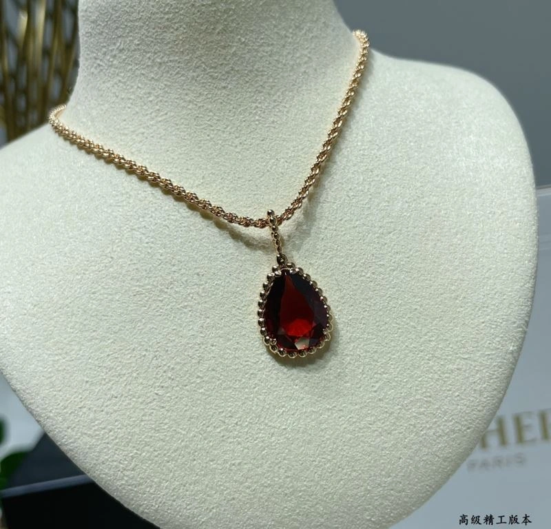 Comfortable Boucheron Necklaces 212376