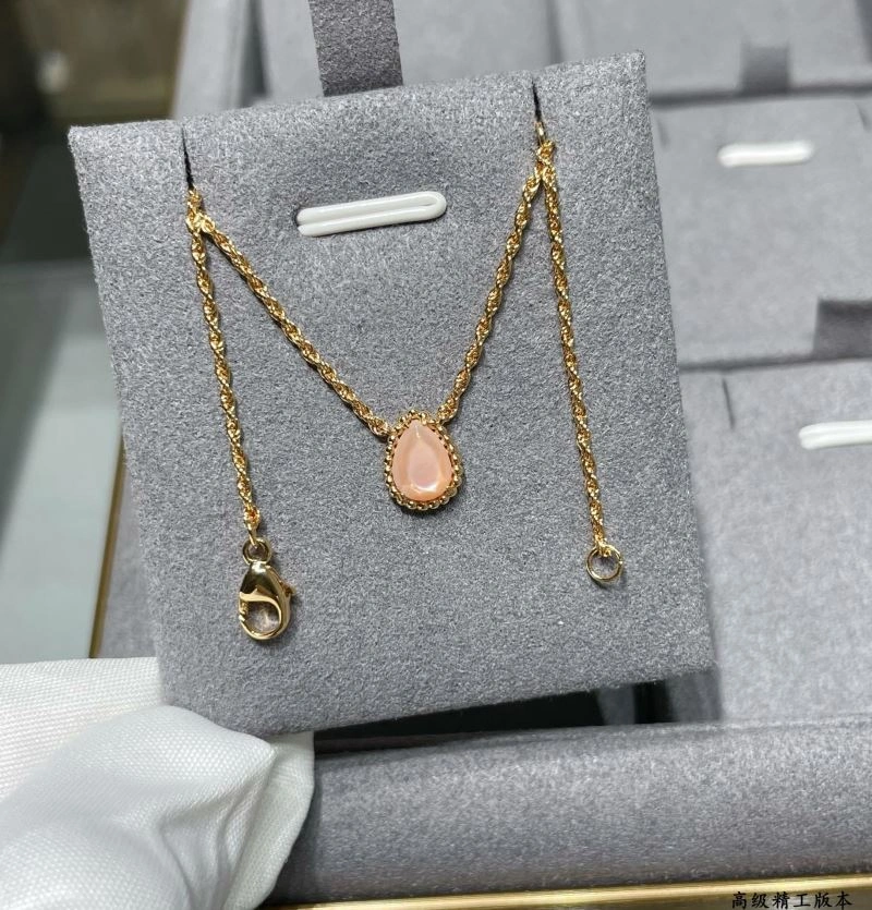 Thermal Boucheron Necklaces 212403