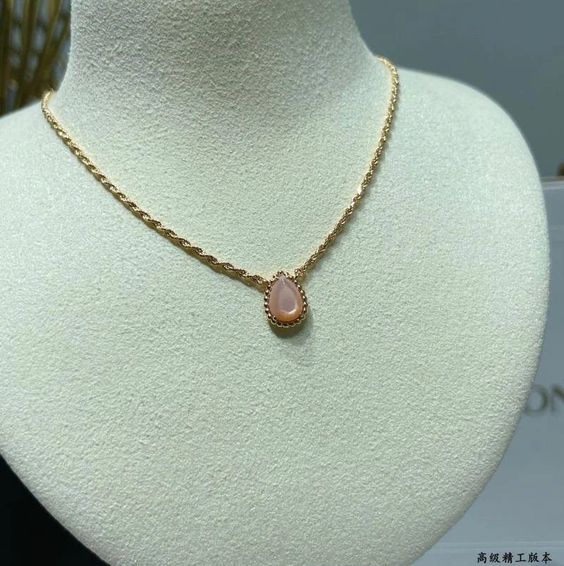 Thermal Boucheron Necklaces 212403