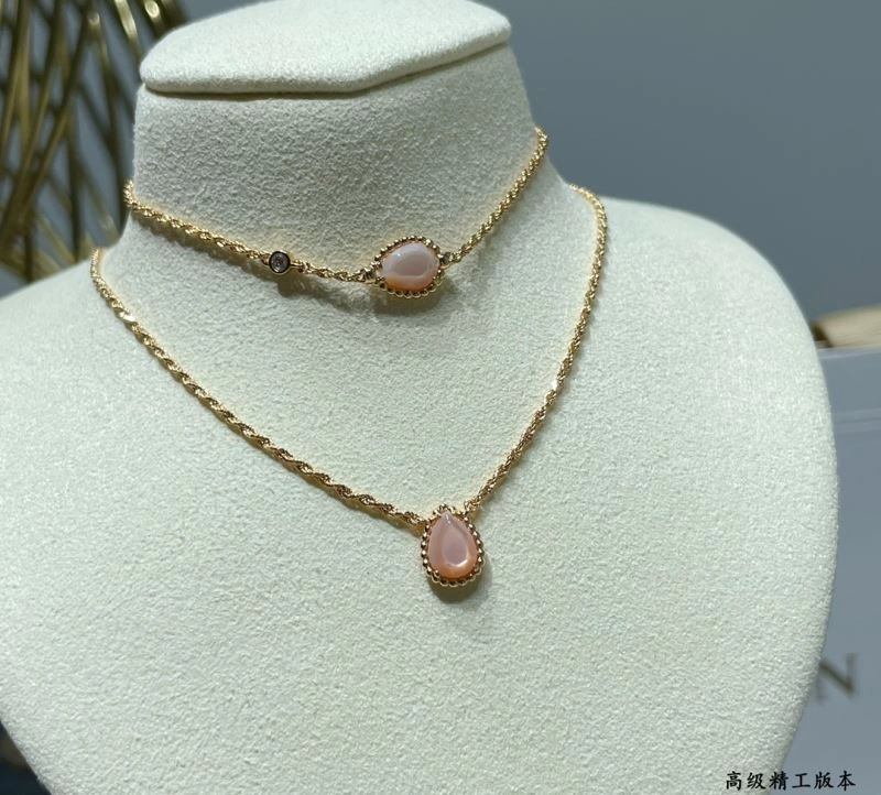 Thermal Boucheron Necklaces 212403
