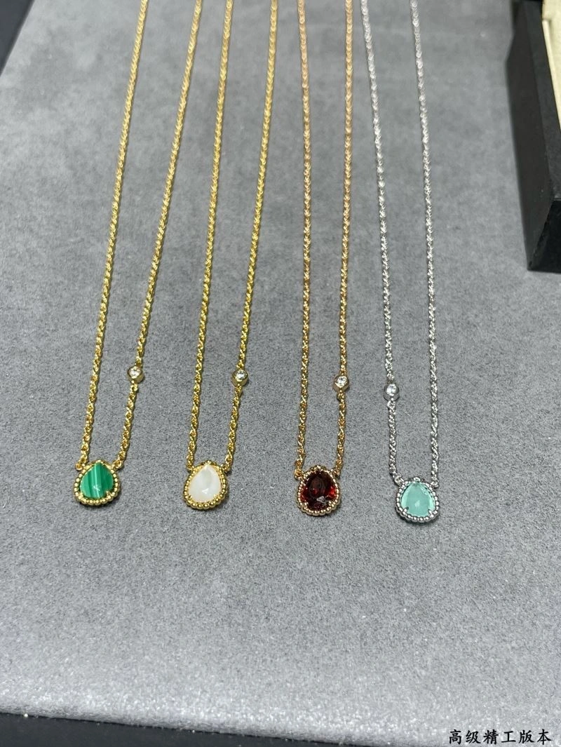 Boucheron Necklaces Unique 212377