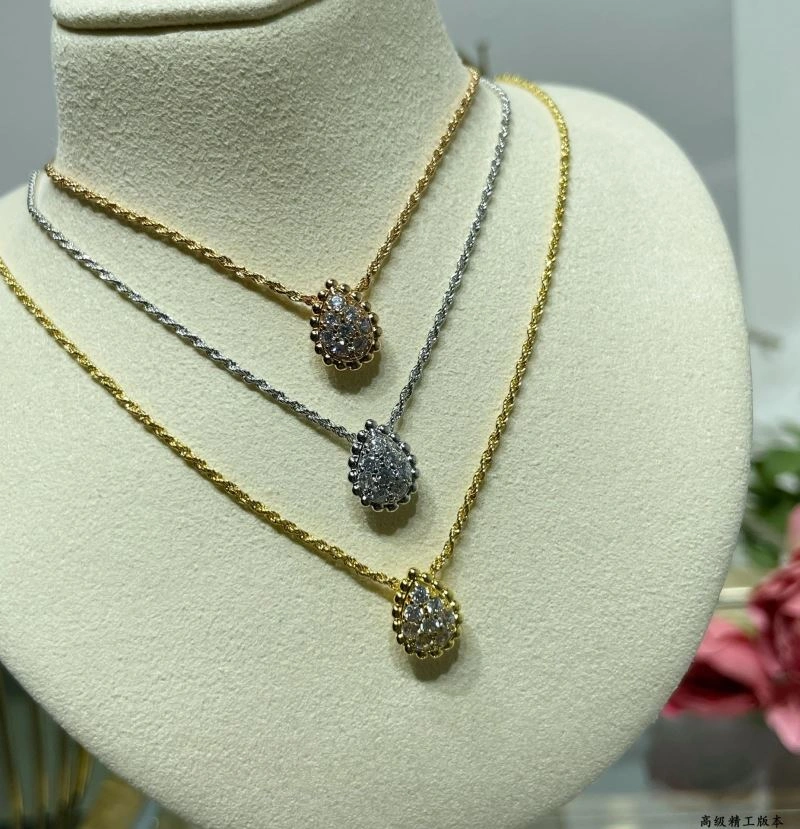 Contemporary Boucheron Necklaces 212388