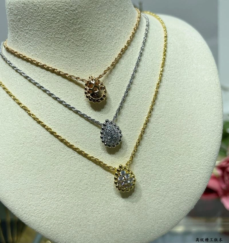 Contemporary Boucheron Necklaces 212388