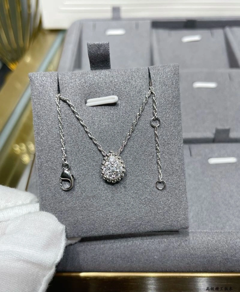 Contemporary Boucheron Necklaces 212388
