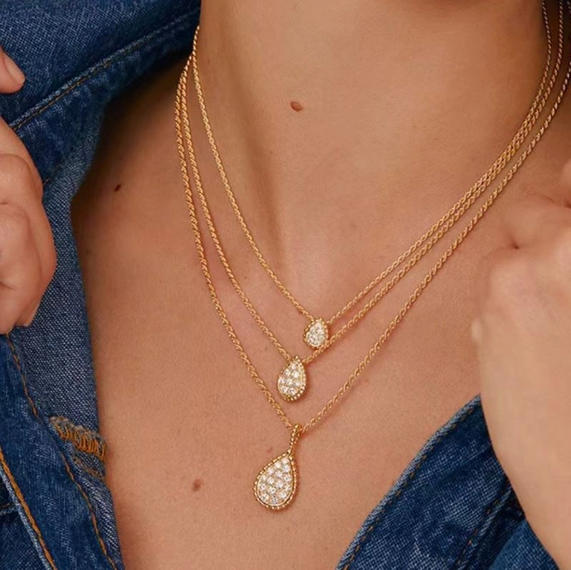 Boucheron Necklaces Bright 212366