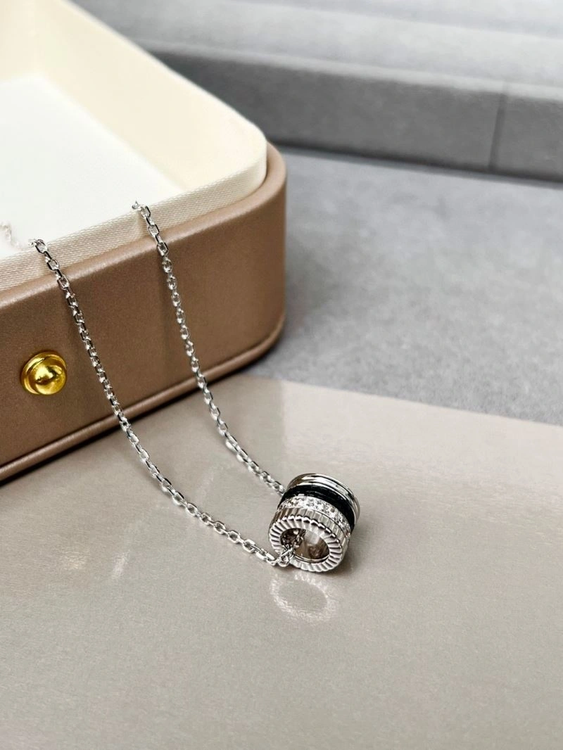 Timeless Boucheron Necklaces 212382