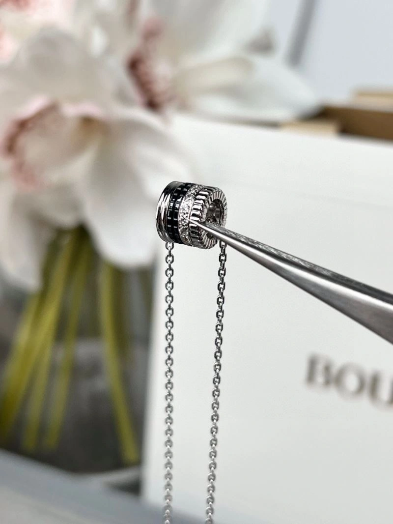 Timeless Boucheron Necklaces 212382