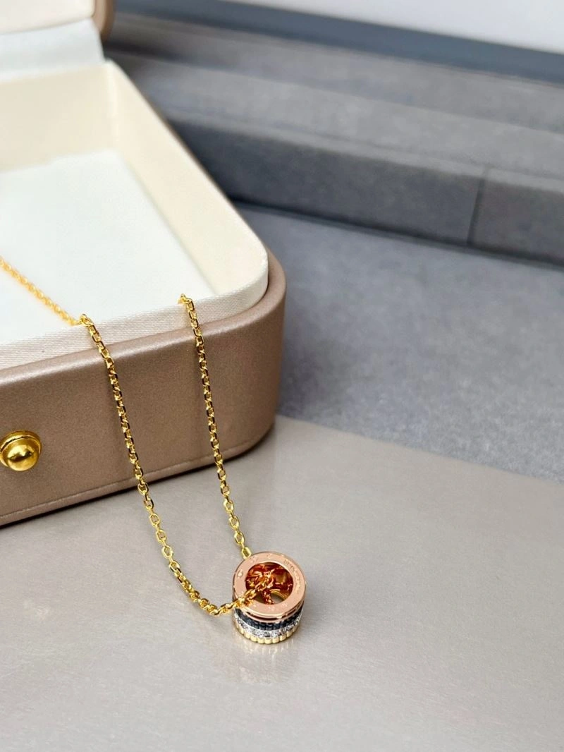 Boucheron Necklaces Modern 212380