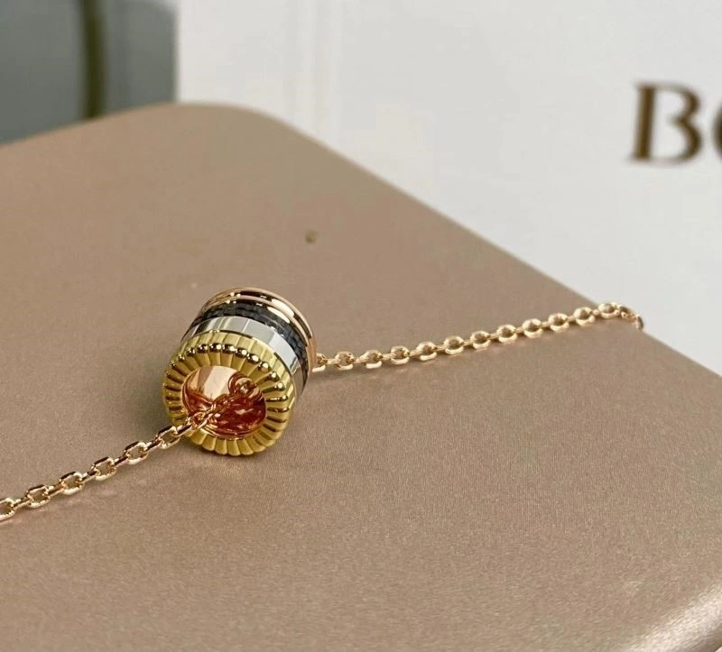 Boucheron Necklaces Seasonal 210882