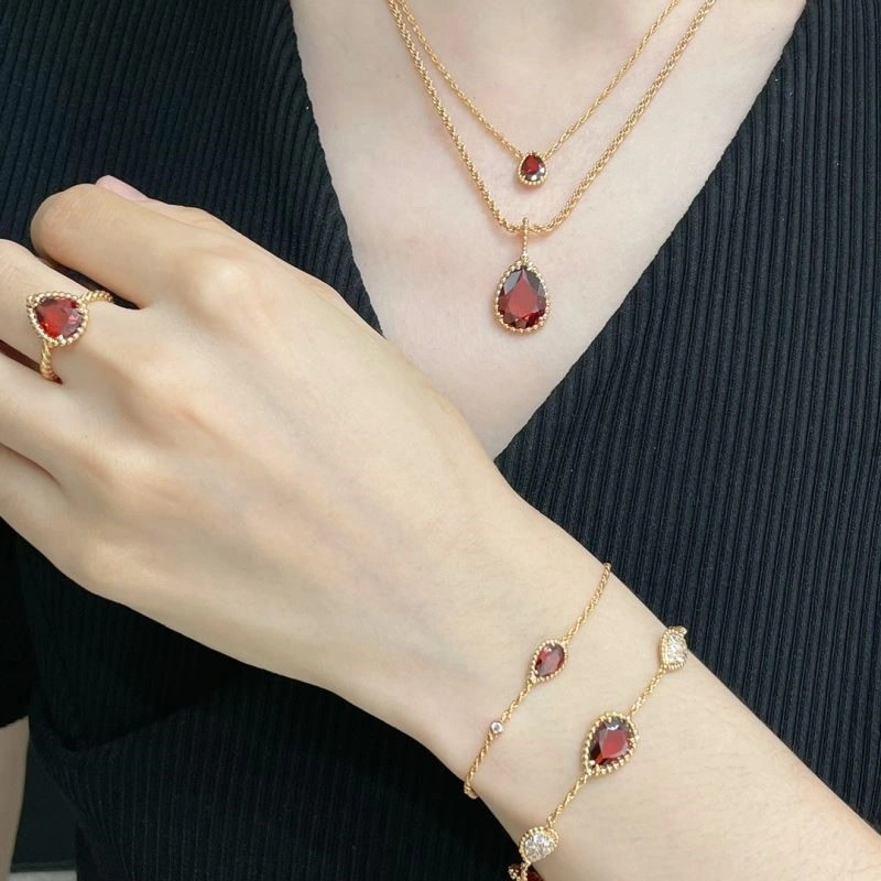Classic Boucheron Necklaces 210090