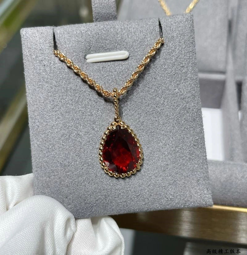 Classic Boucheron Necklaces 210090