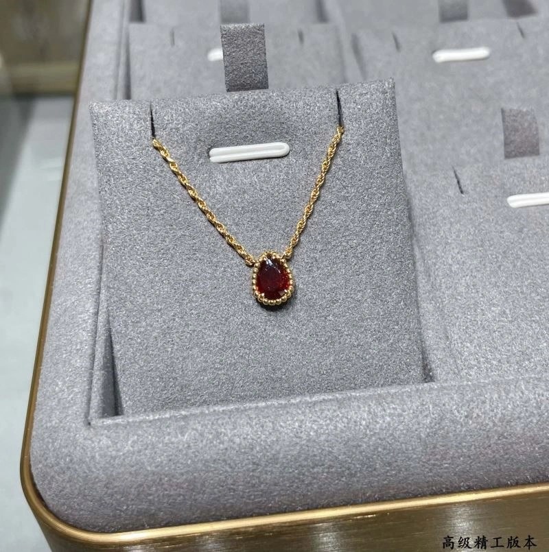 Boucheron Necklaces Bright 210082