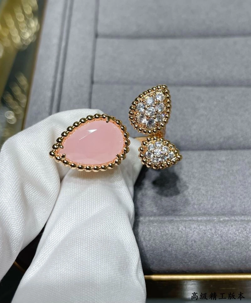 Boucheron Rings Sleek 212355