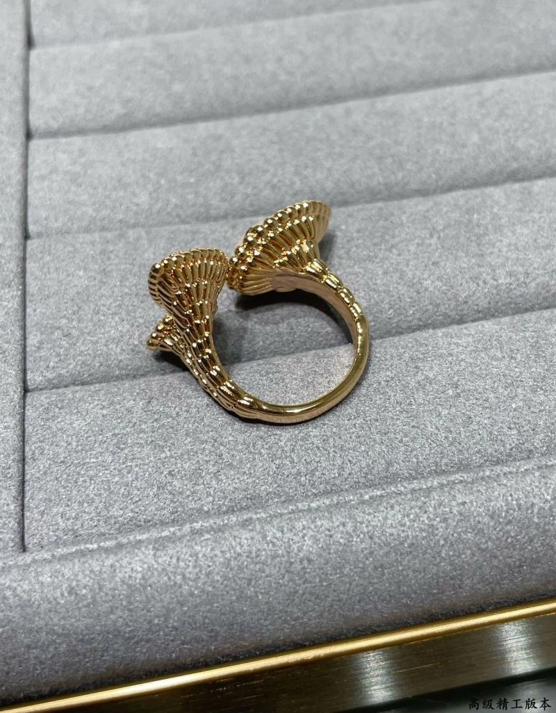 Boucheron Rings Sleek 212355