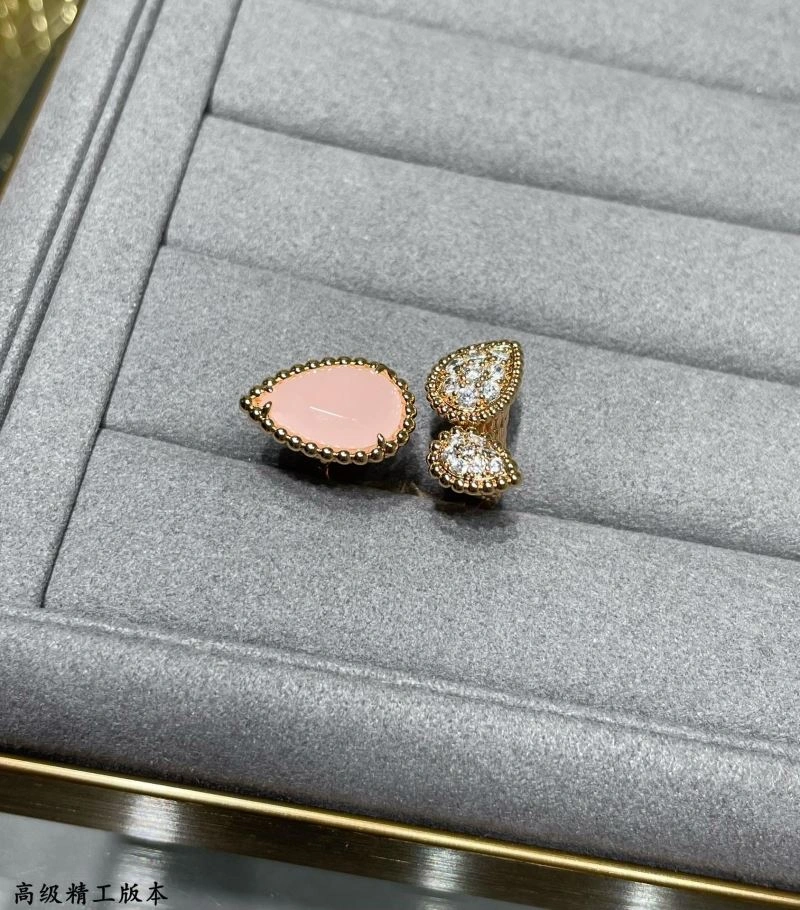Boucheron Rings Sleek 212355