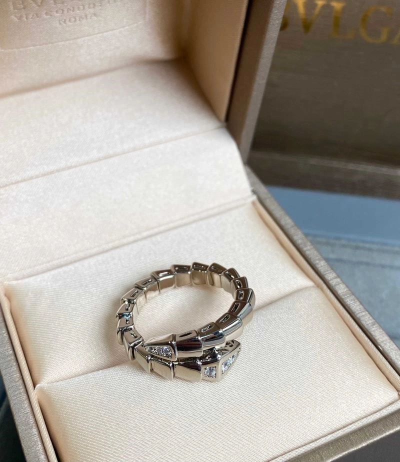 Sleek Boucheron Rings 208850