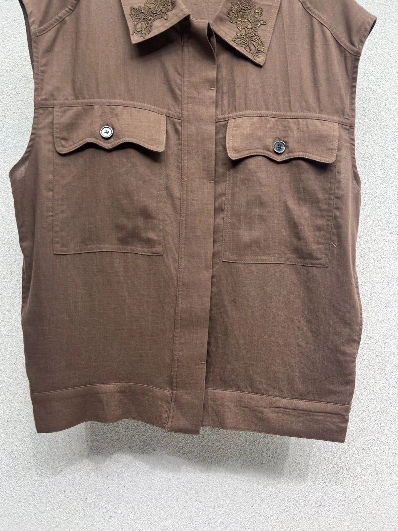 Versatile Brunello Cucinelli Short Suits 151917