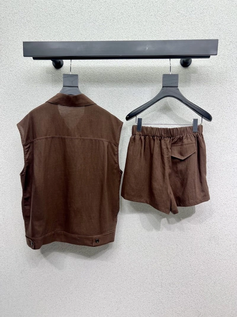 Versatile Brunello Cucinelli Short Suits 151917