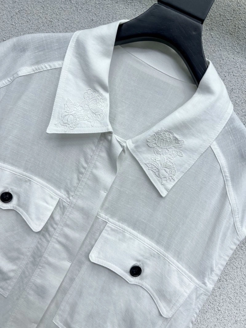 Contemporary Brunello Cucinelli Short Suits 151916