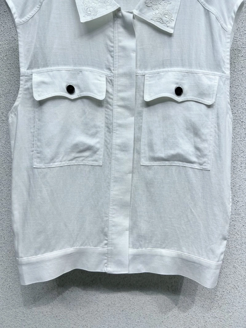 Contemporary Brunello Cucinelli Short Suits 151916