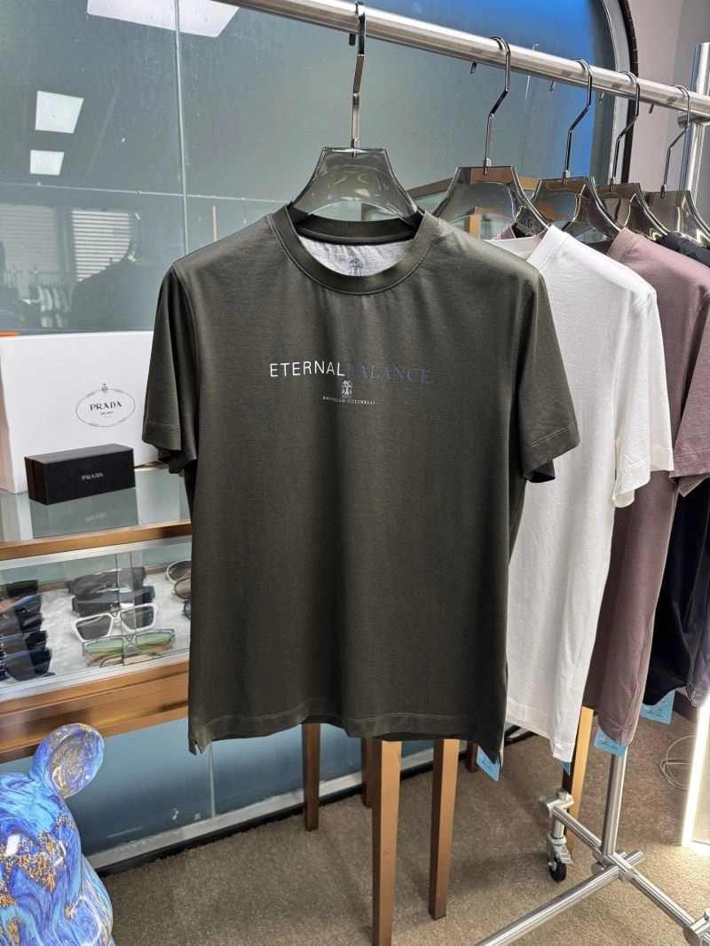 Brunello Cucinelli T-Shirts Sophisticated 158621