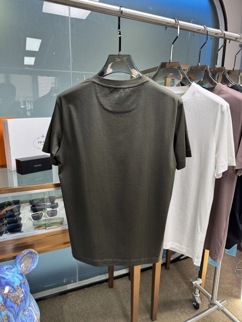 Brunello Cucinelli T-Shirts Sophisticated 158621