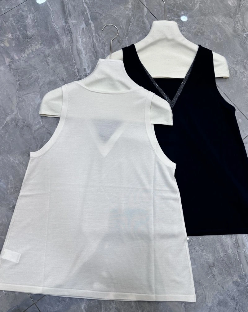 Versatile Brunello Cucinelli Vest 151907