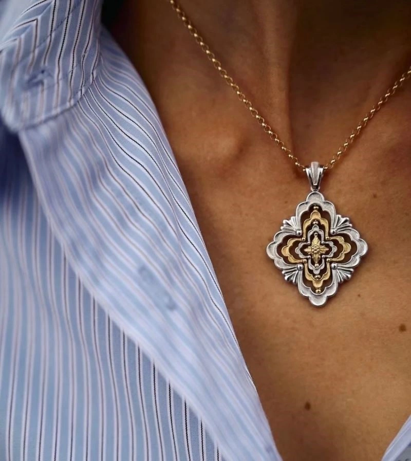 Buccellati Necklaces Sophisticated 210043