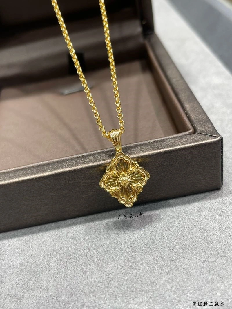 Comfortable Buccellati Necklaces 210037