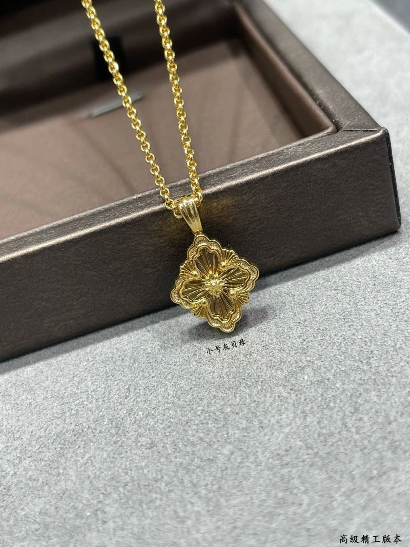 Comfortable Buccellati Necklaces 210037