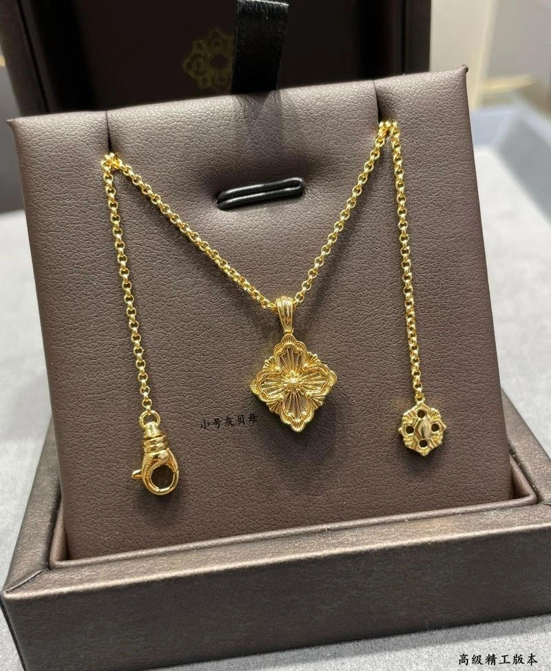Comfortable Buccellati Necklaces 210037
