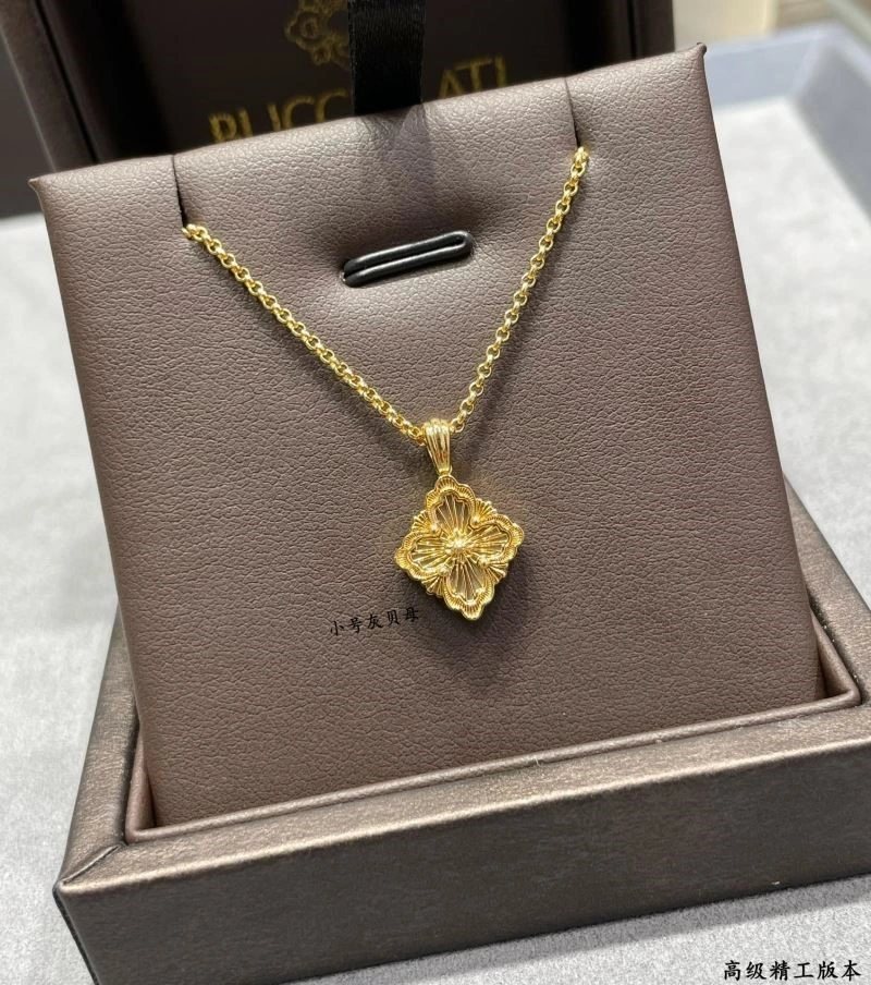 Comfortable Buccellati Necklaces 210037