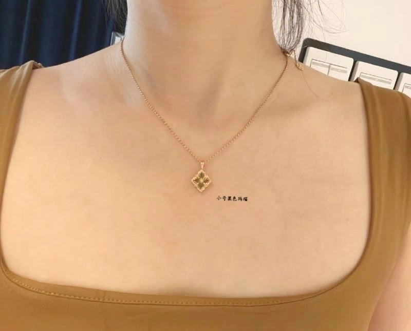 Buccellati Necklaces Bright 210038