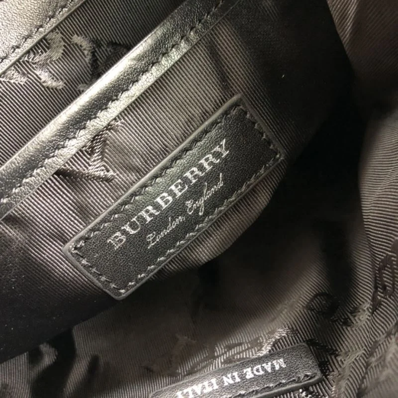 ModernLook Burberry Backpacks 38170