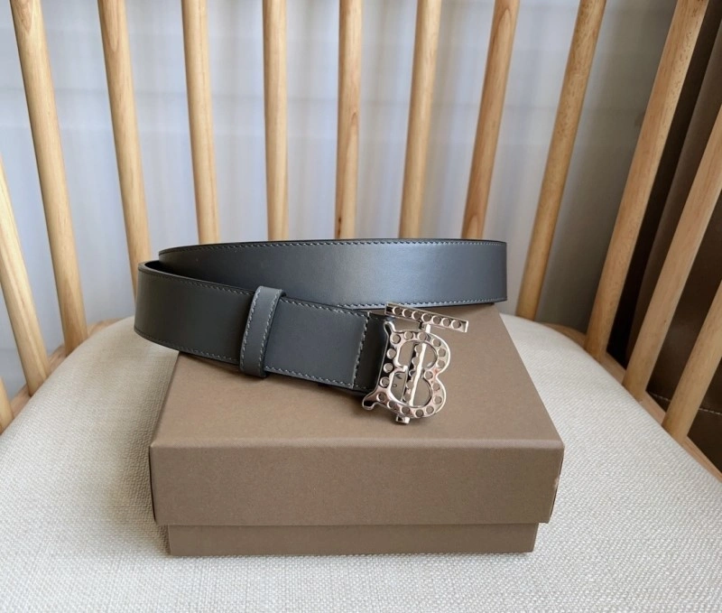 Burberry Belts Versatile 283243