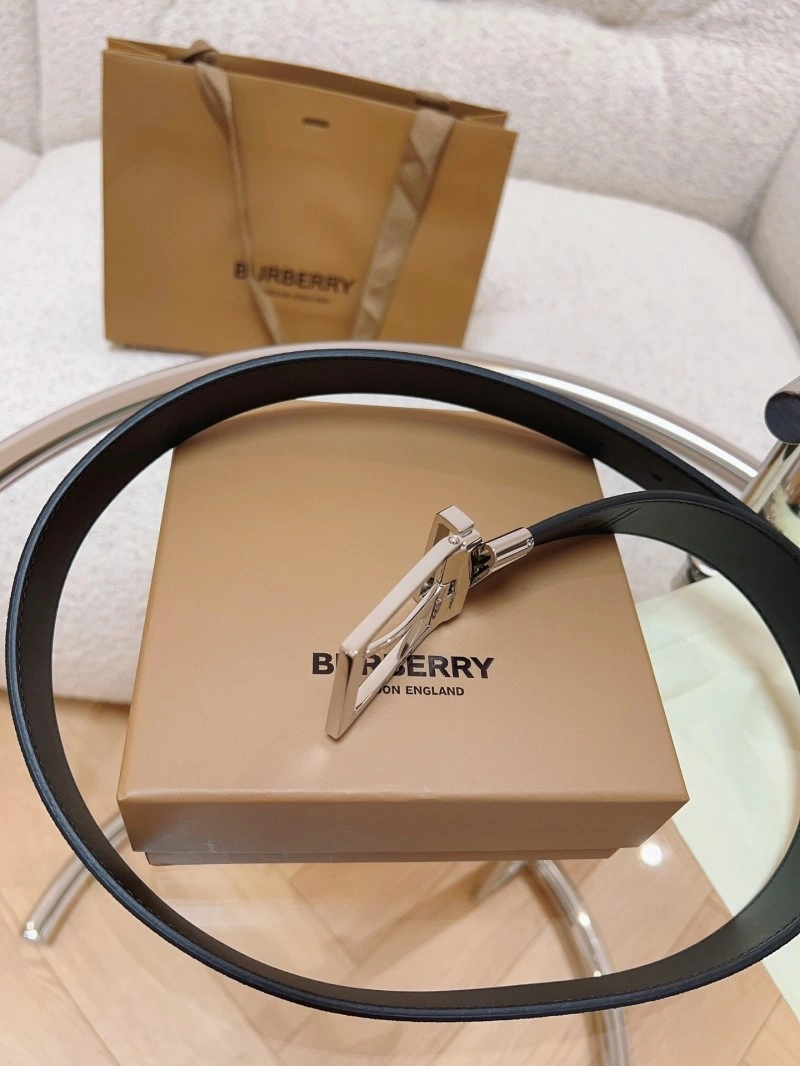 Burberry Belts Versatile 283142