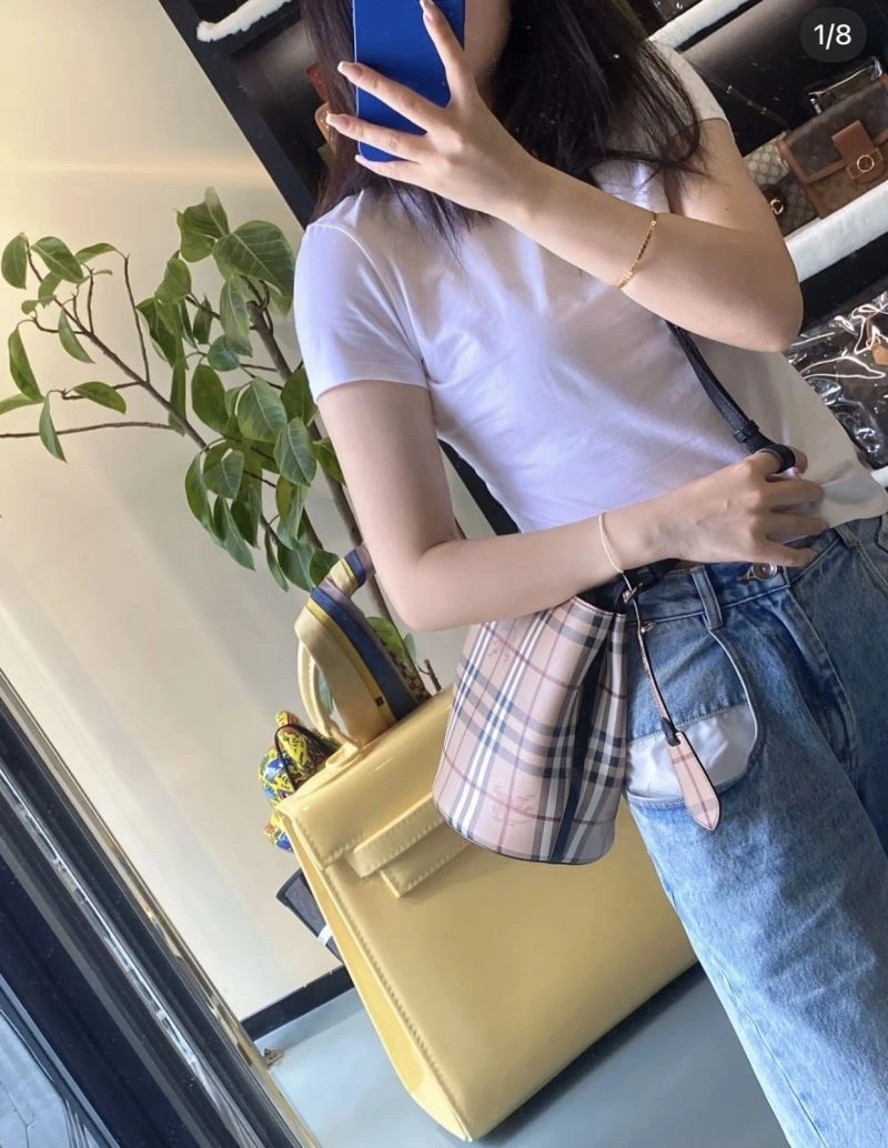 Soft Burberry Bucket Bags 64611