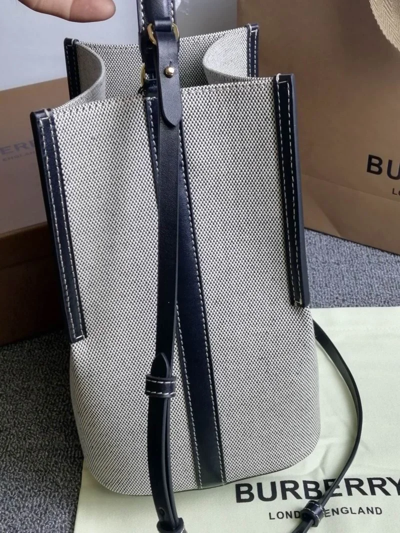 Unisex Burberry Bucket Bags 51757
