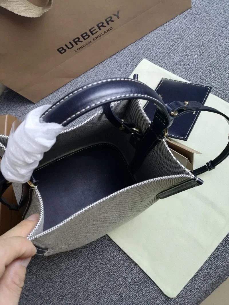 Unisex Burberry Bucket Bags 51757