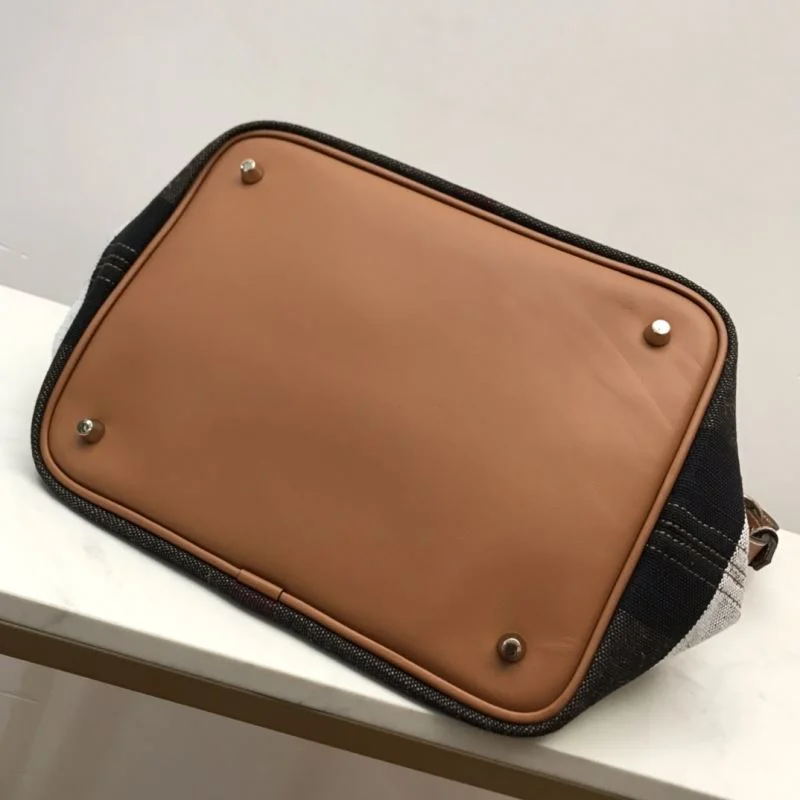 SoftTouch Burberry Bucket Bags 51756