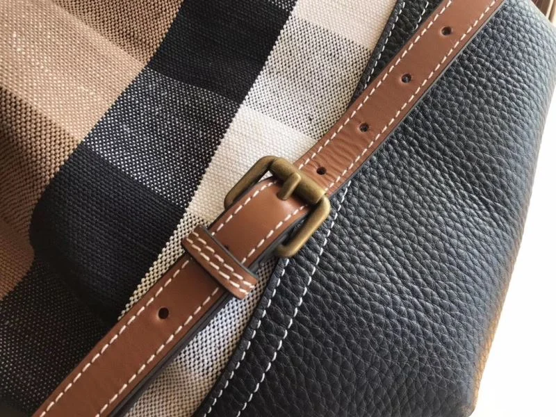 Burberry Bucket Bags Supportive 38135