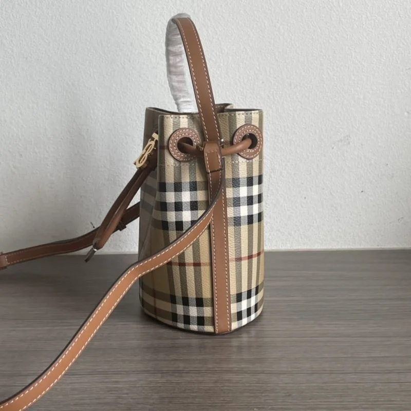 Tailored Burberry Bucket Bags 38153