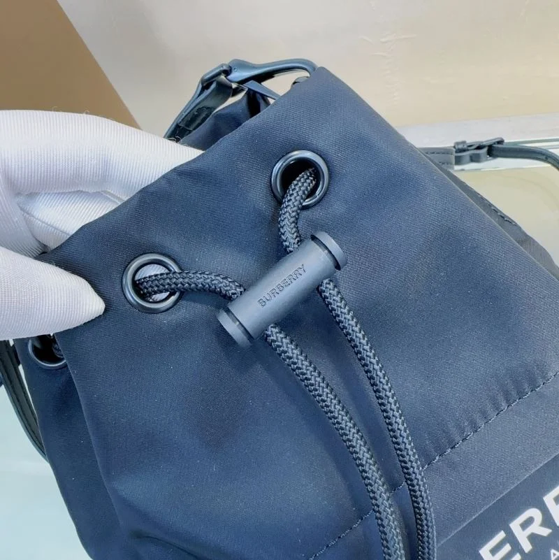 ZeroBulk Burberry Bucket Bags 38157